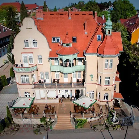 Amalia Hotel 3*