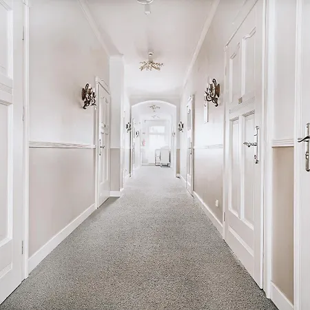 Hotel Amalia 3*